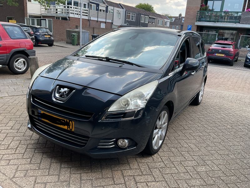 Peugeot 5008 1.6 THP — 1/8