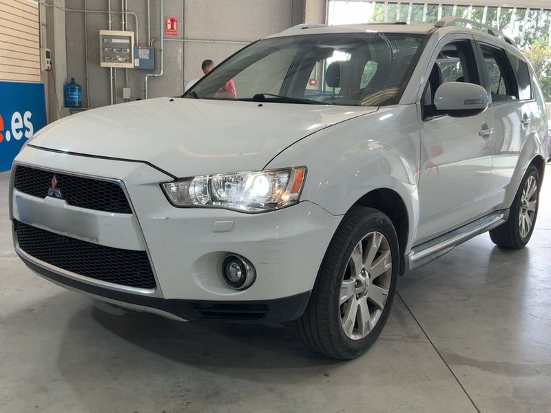 Mitsubishi Outlander 2.2 DI-D — 1/8