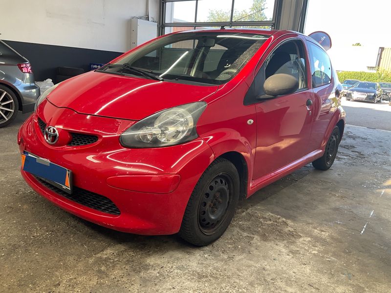 Toyota Aygo 1.0 — 1/8