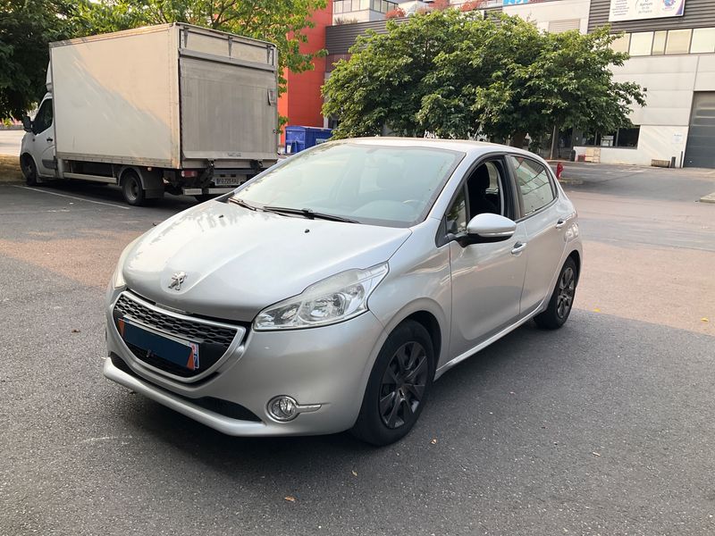 Peugeot 208 1.0 VTi — 1/8