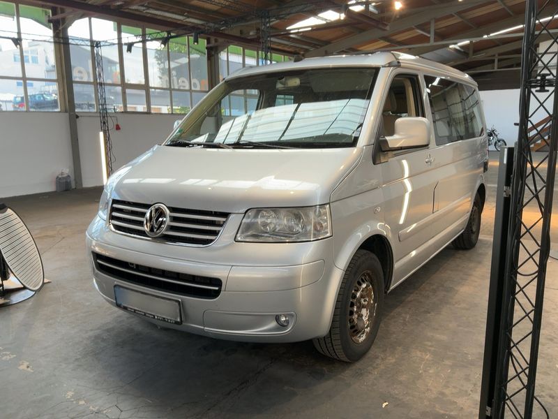 Volkswagen T5 California 2.5 TDI — фото 1