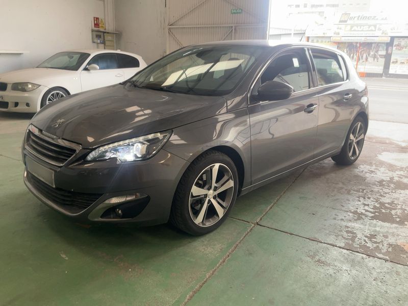 Peugeot 308 1.6 Blue-HDi — 1/8