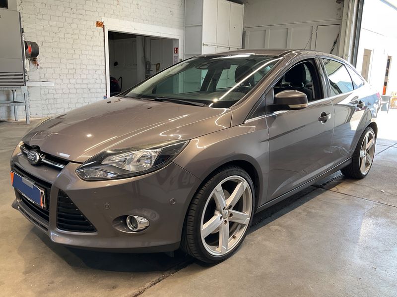 Ford Focus 1.6 EcoBoost — фото 1