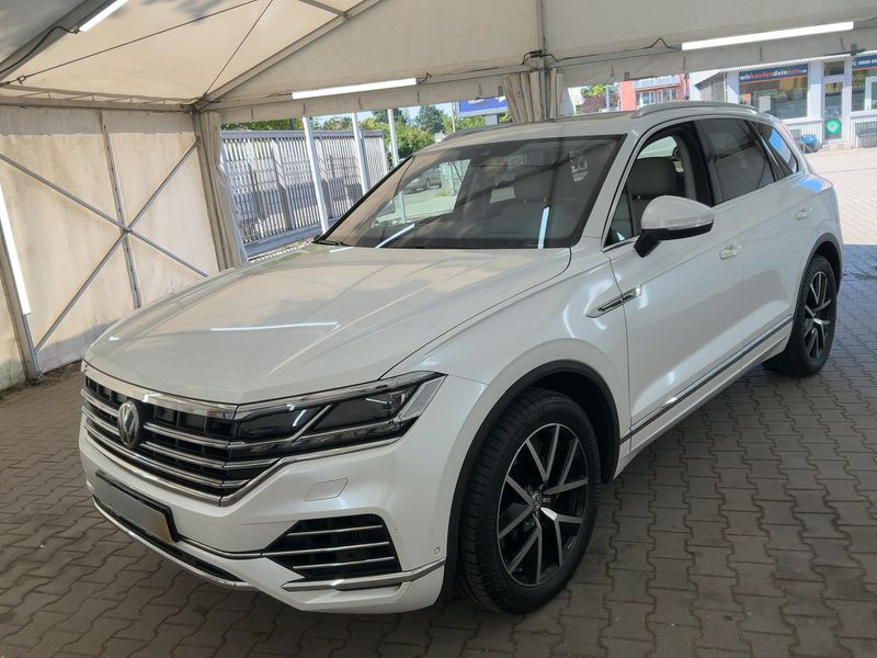 Volkswagen Touareg 3.0 TSI — 1/8