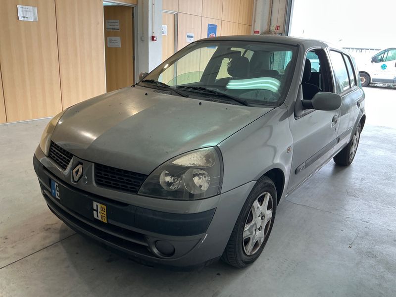 Renault Clio 1.2 — фото 1