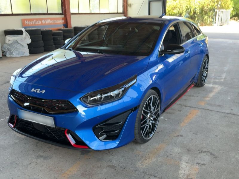 Kia pro_cee'd 1.6 TGDI — 1/8