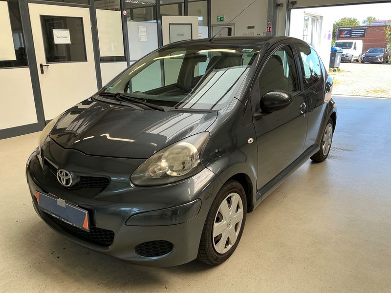 Toyota Aygo 1.0 — 1/8