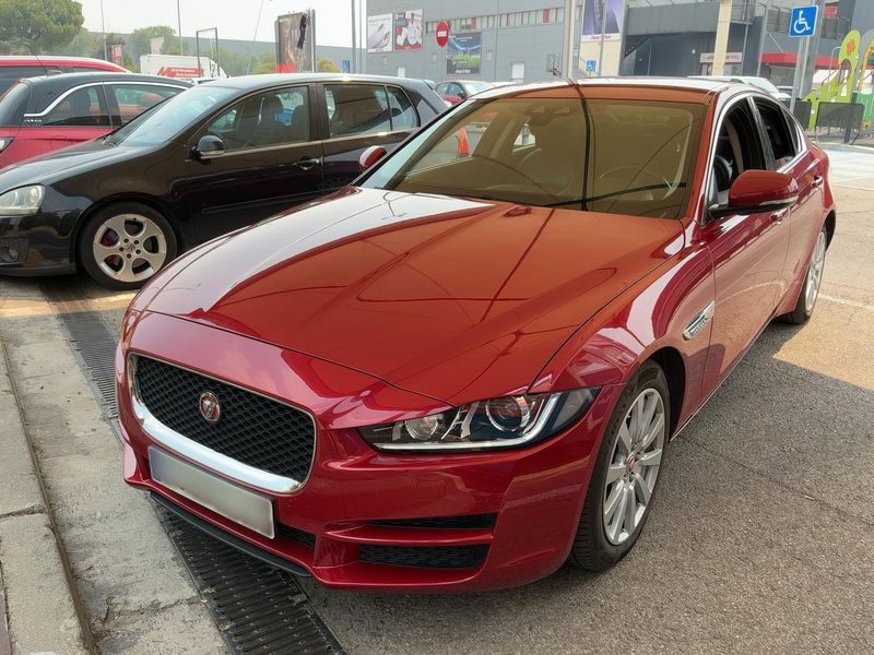 Jaguar XE 20d — 1/8