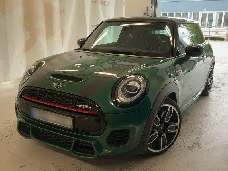 MINI MINI John Cooper Works — 1/8