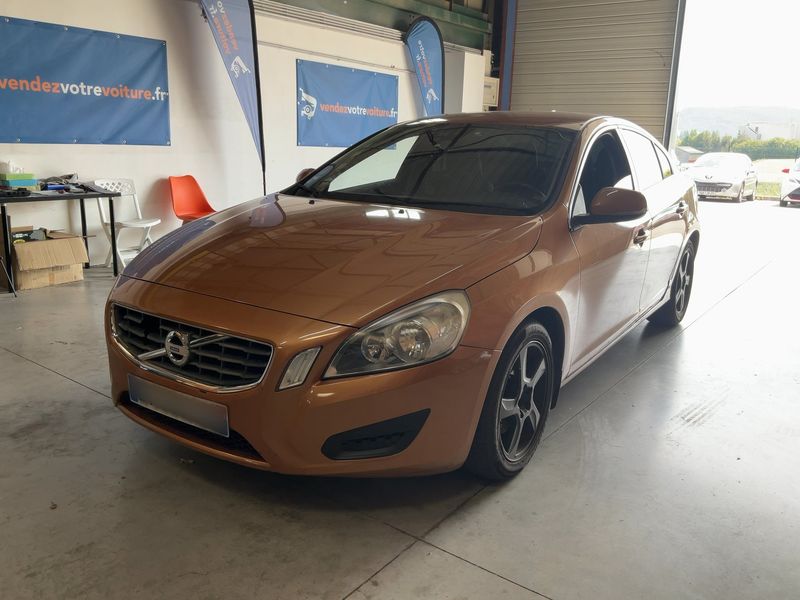 Volvo S60 2.0 D4 — 1/8