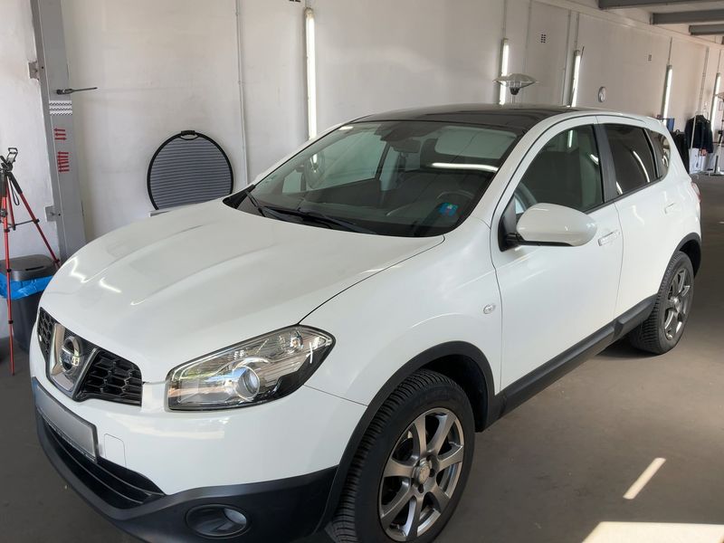 Nissan Qashqai 1.6 — 1/8