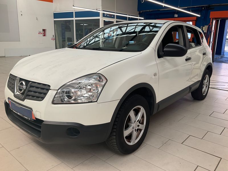 Nissan Qashqai 1.6 — 1/8