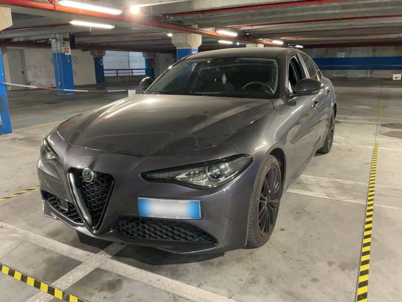 Alfa Romeo Giulia 2.2 JTDM — 1/8