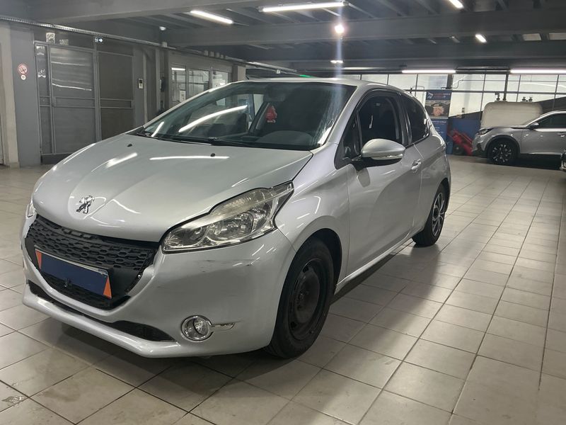 Peugeot 208 1.2 VTi — 1/8