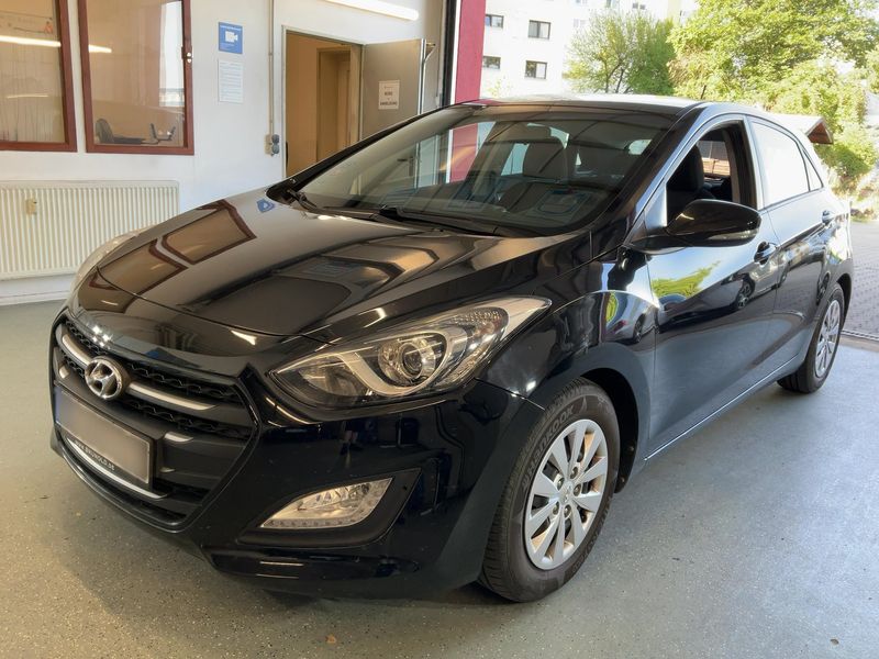 Hyundai i30 1.6 CRDi — 1/8