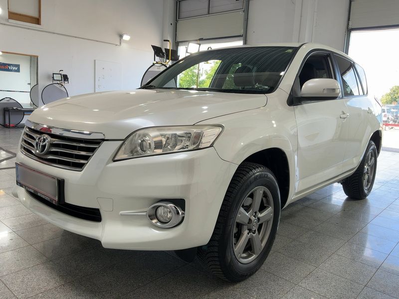 Toyota RAV 4 2.0 — 1/8