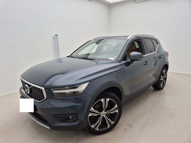 Volvo XC40 1.5 T5 Plug-in Hybrid — 1/3