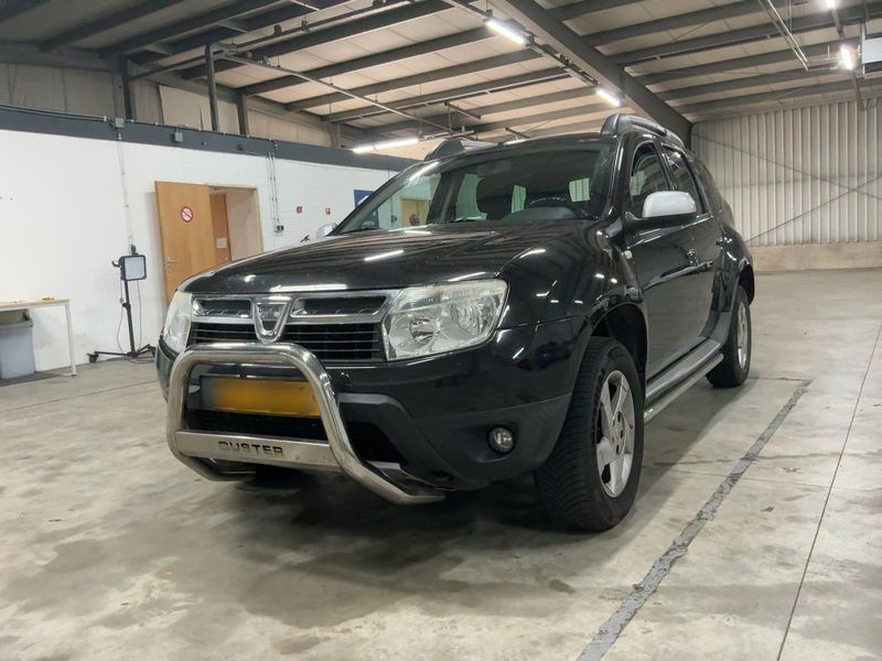Dacia Duster 1.6 — 1/8