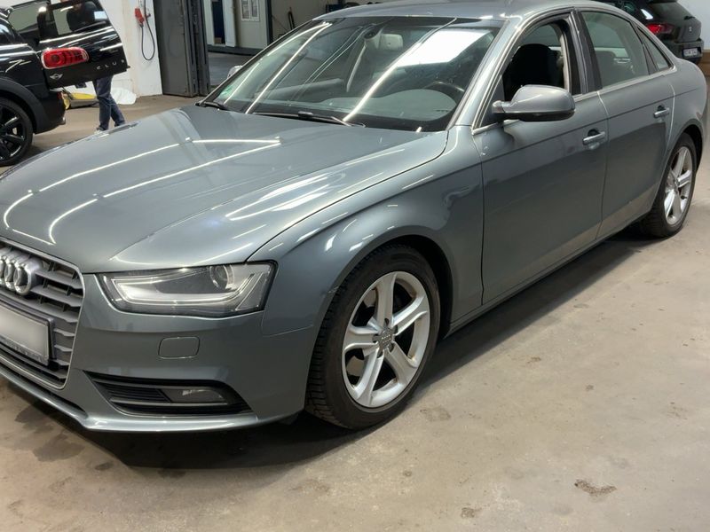 Audi A4 2.0 TDI — фото 1