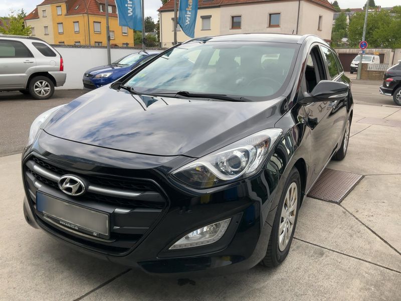 Hyundai i30 1.6 CRDi — 1/8