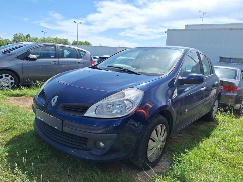 Renault Clio 1.5 dCi — 1/8