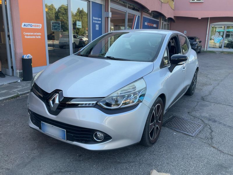 Renault Clio 1.2 — фото 1