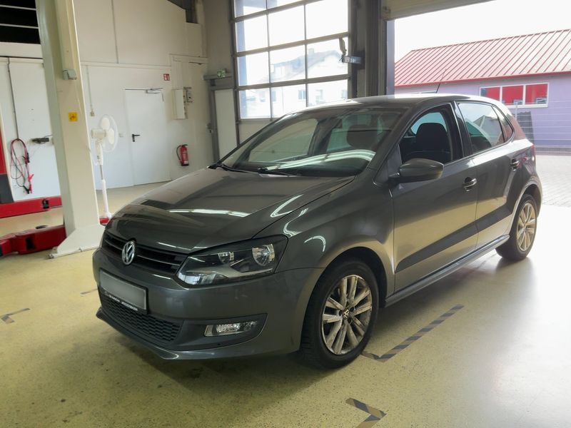 Volkswagen Polo 1.4 FSI — 1/8