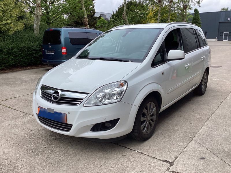 Opel Zafira 1.8 — фото 1