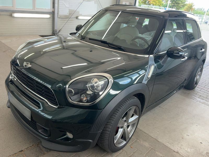 MINI Countryman John Cooper Works — 1/8