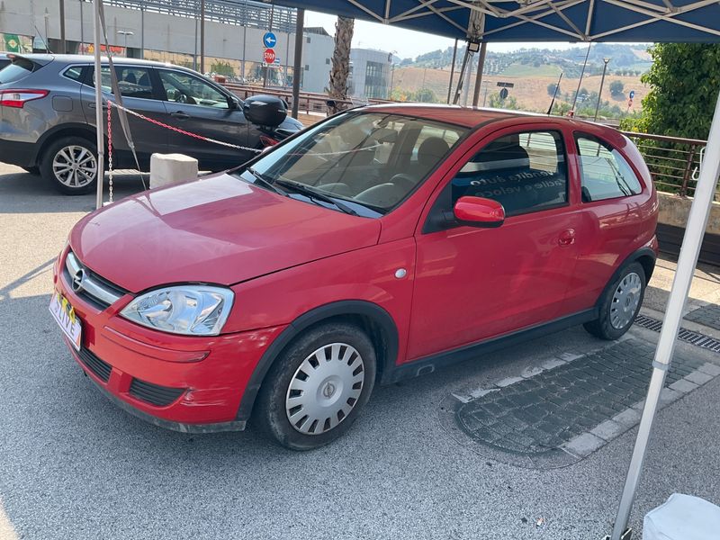Opel Corsa 1.2 — фото 1