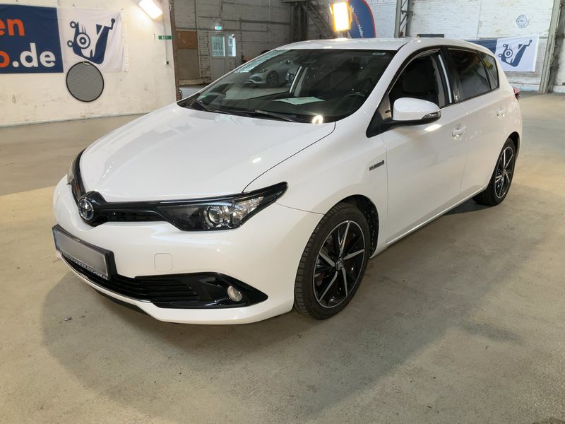 Toyota Auris 1.8 Hybrid — 1/8