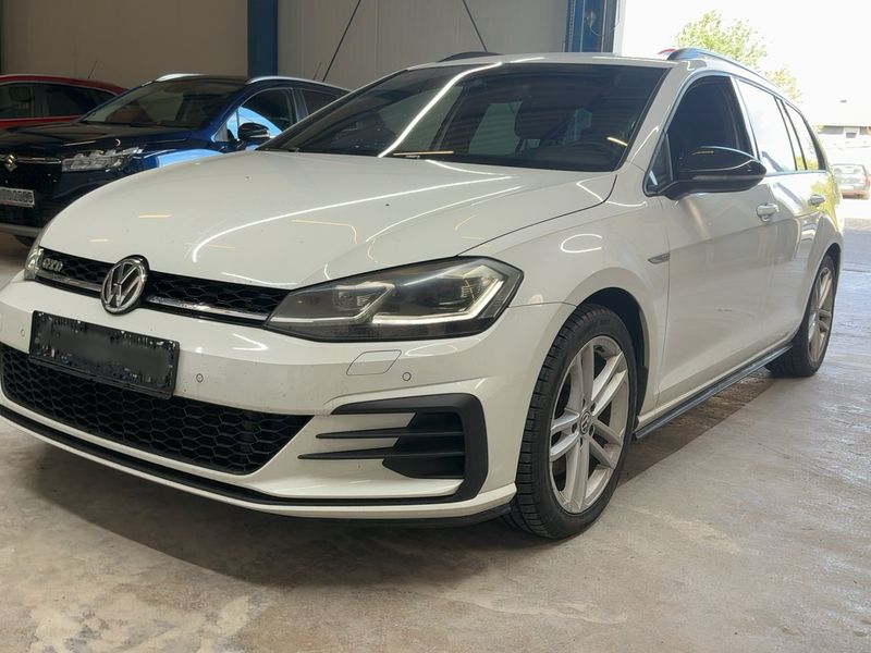 Volkswagen Golf VII 2.0 TDI — фото 1