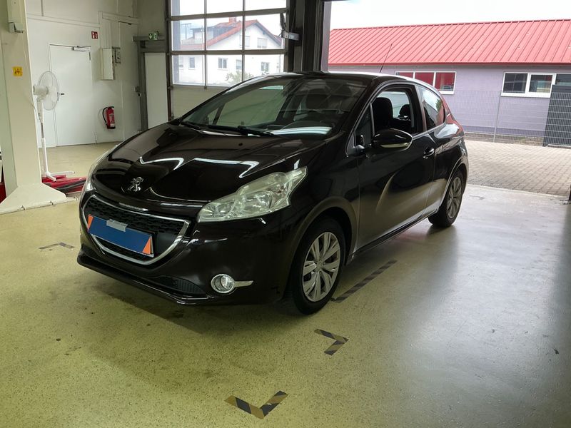 Peugeot 208 1.0 VTi — фото 1