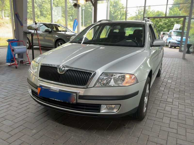 Skoda Octavia 1.9 TDI — 1/8