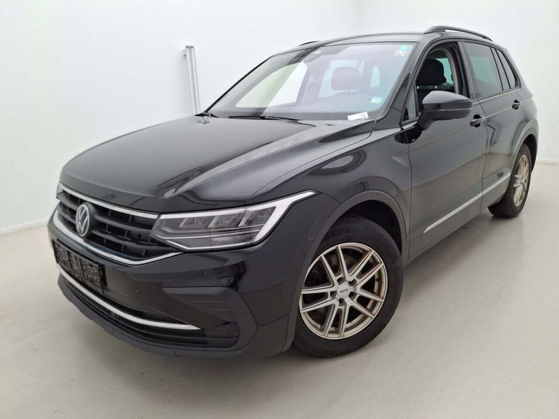 Volkswagen Tiguan 2.0 TDI — 1/3