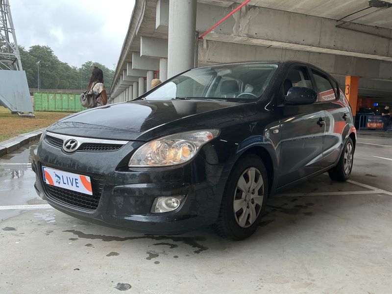 Hyundai i30 1.6 CRDi — 1/8