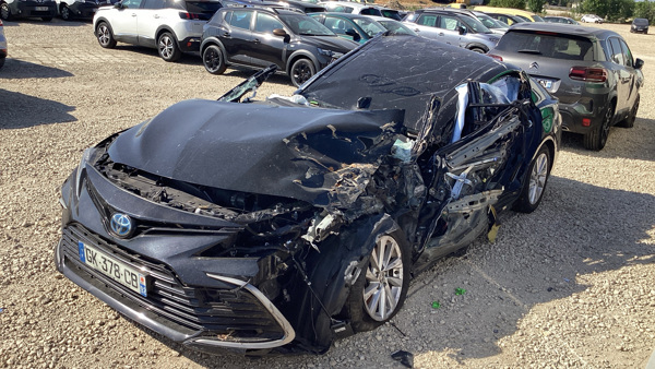 Toyota Camry Dynamic Business — 1/8
