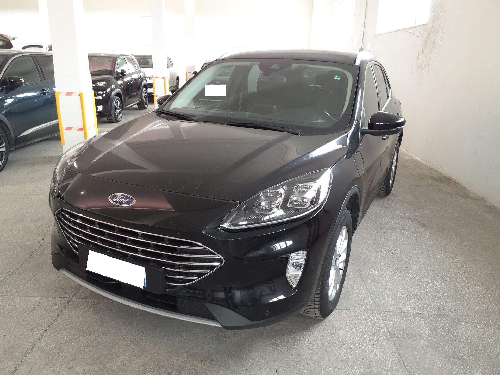 Ford Kuga 2.5 Plug-in Hybrid — фото 1