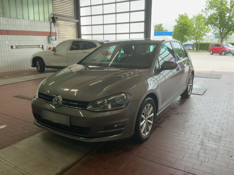 Volkswagen Golf VII 1.2 TSI — 1/8