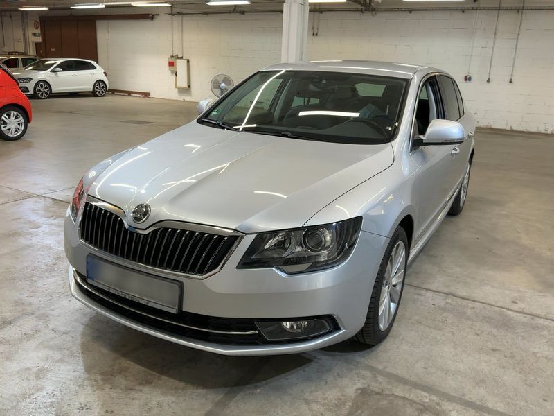 Skoda Superb 1.8 TSI — 1/8