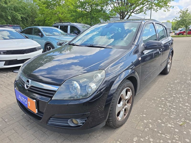 Opel Astra 1.8 — 1/8