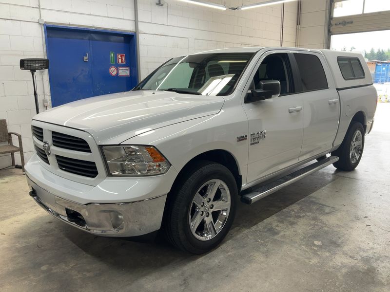 Dodge Ram 1500 5.7 V8 — 1/8
