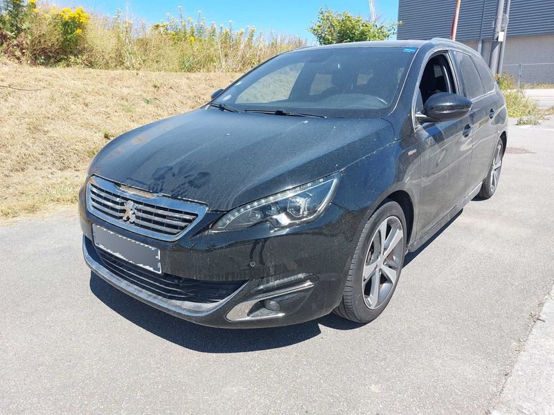Peugeot 308 1.2 e-THP — фото 1