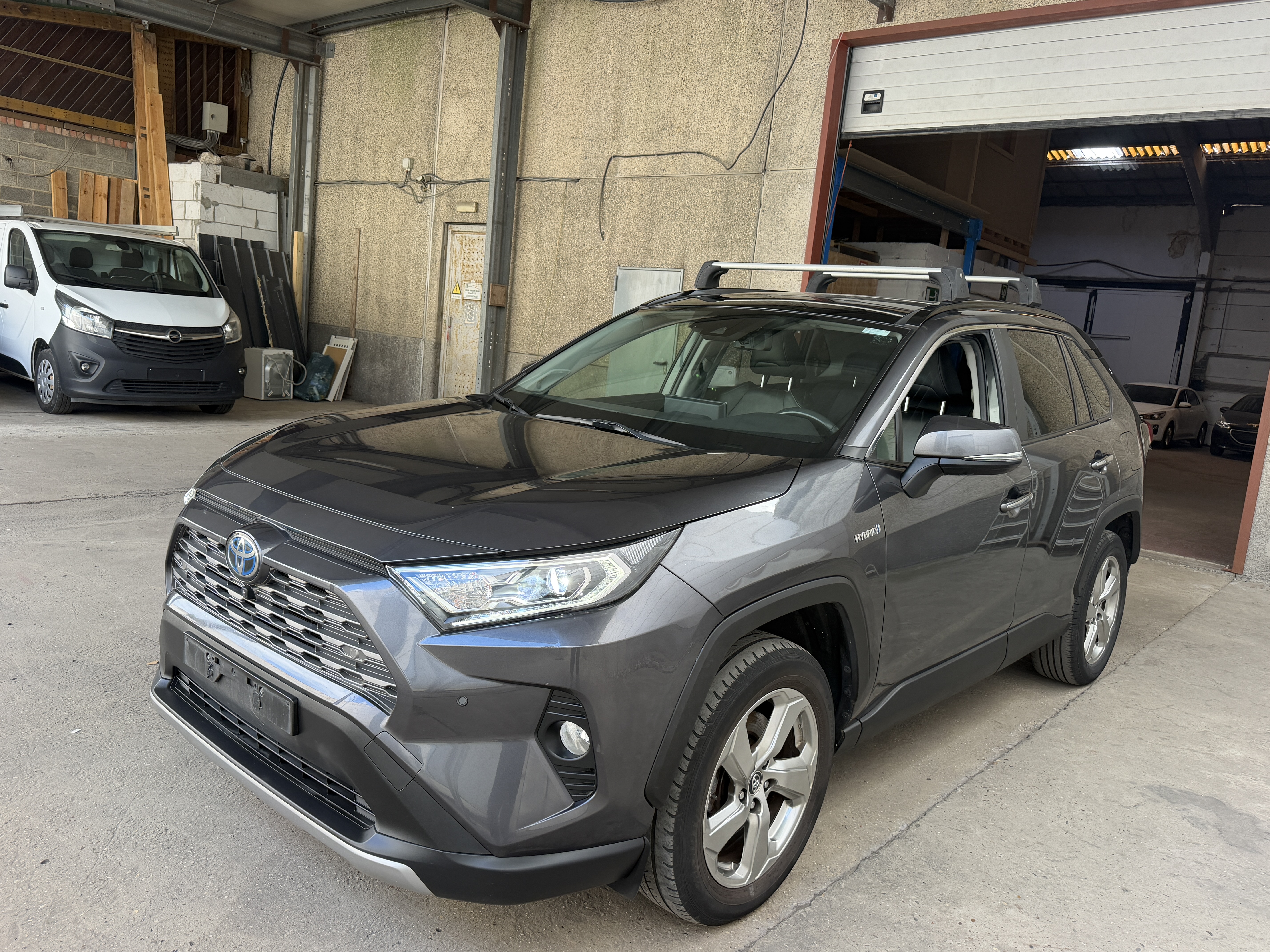 Toyota RAV 4 2.5 Hybrid — 1/8