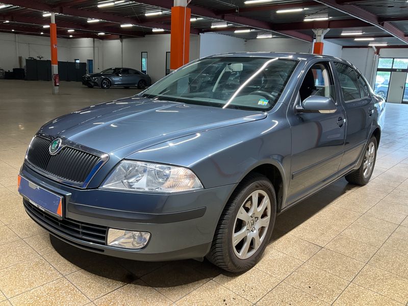 Skoda Octavia 1.6 — 1/8