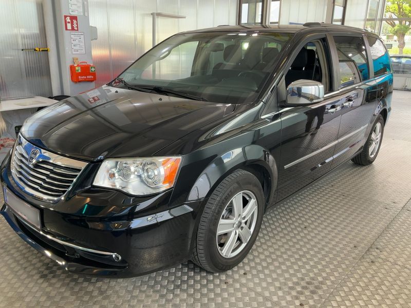 Lancia Voyager 2.8 JTDM — 1/8