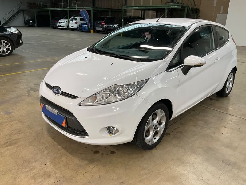 Ford Fiesta 1.25 — фото 1