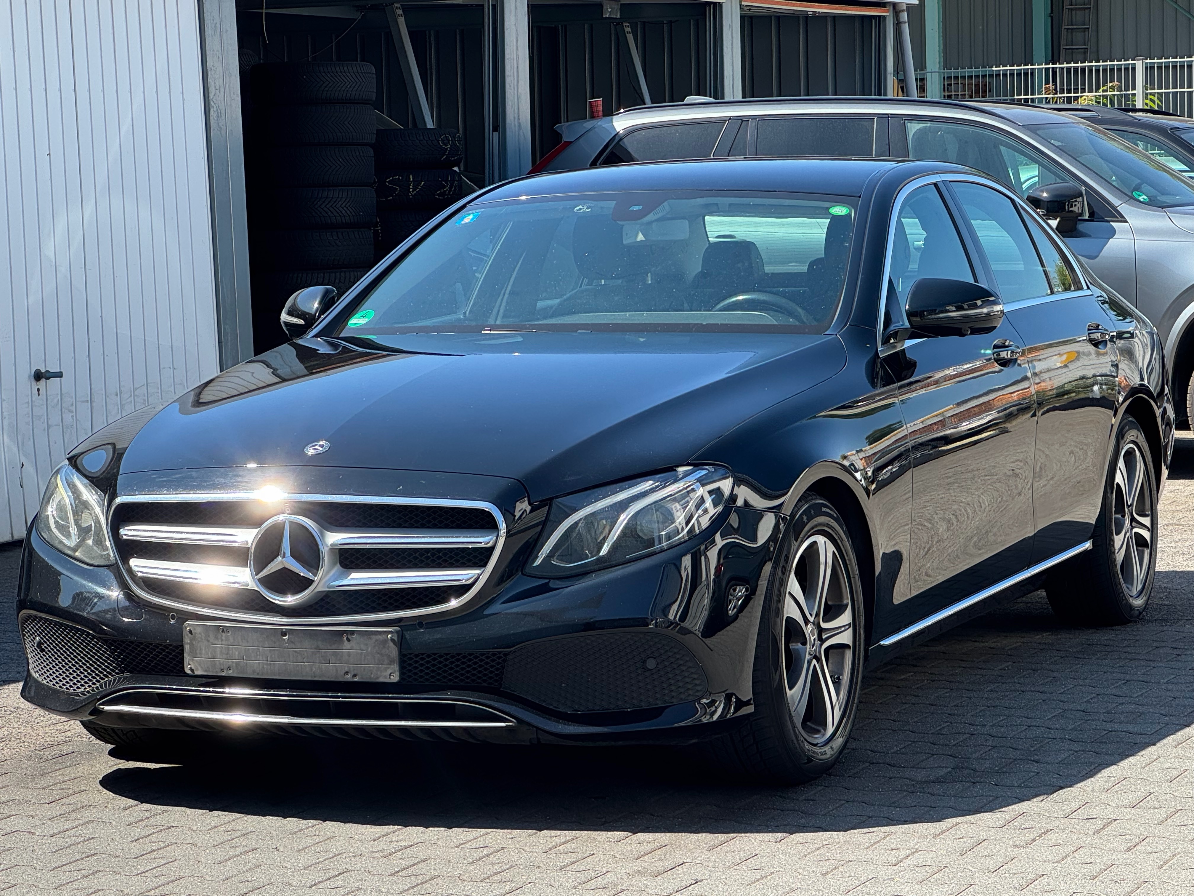 Mercedes-Benz E-Klasse E 200 d — 1/8