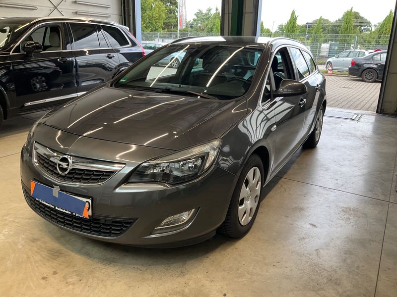 Opel Astra 1.4 Turbo — фото 1