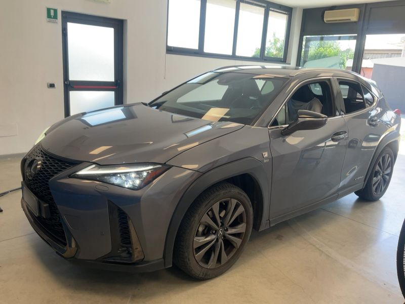 Lexus UX-Serie UX 250h — 1/8